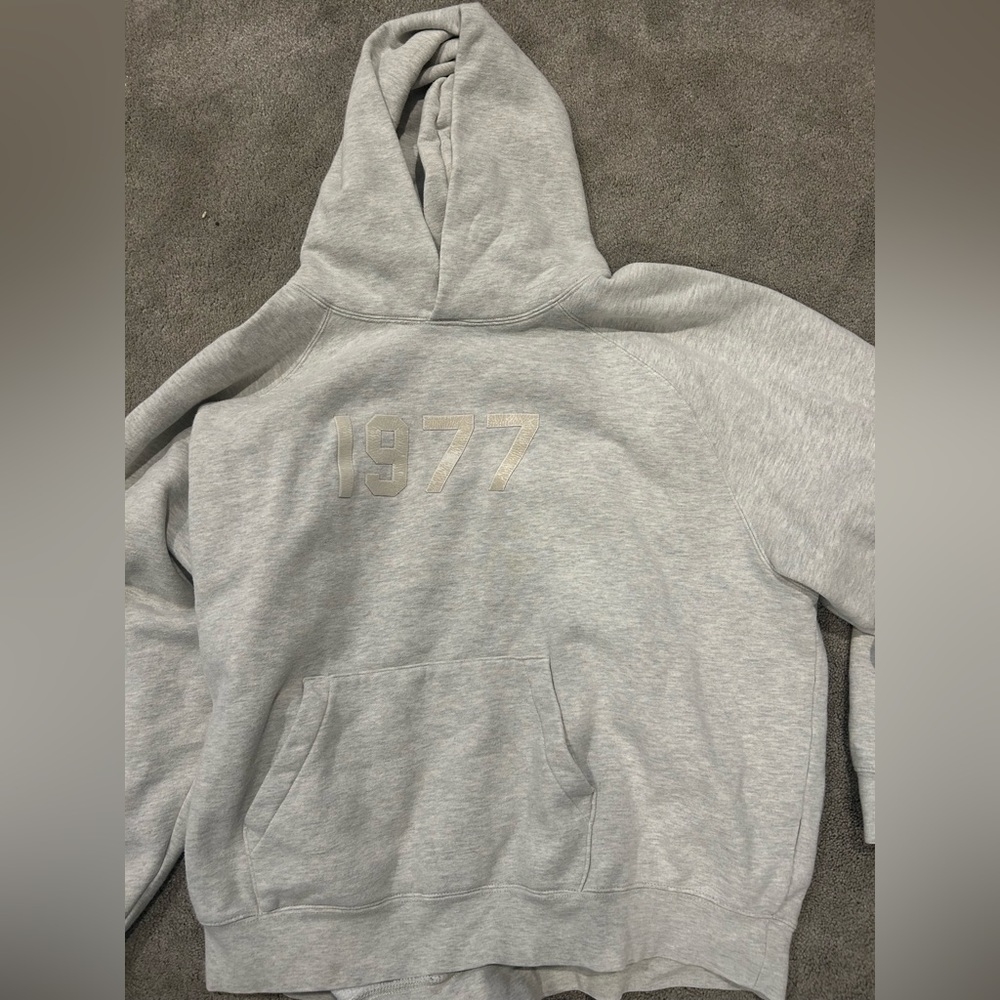 ESSENTIAL hoodie